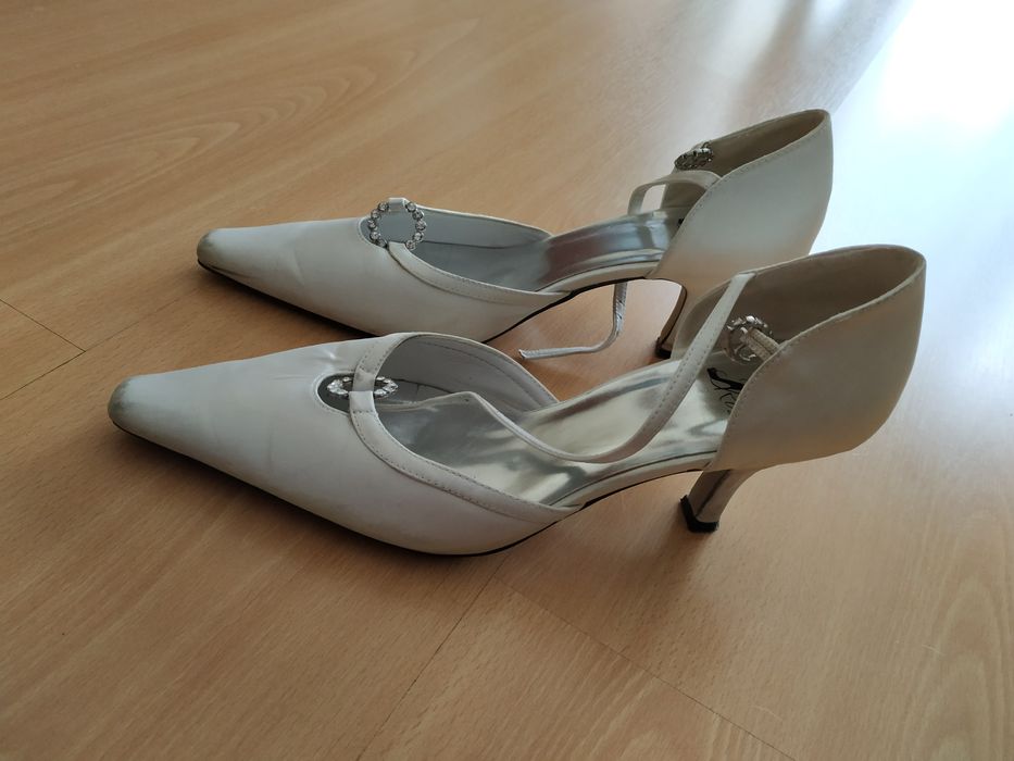 Sapatos brancos cerimônia