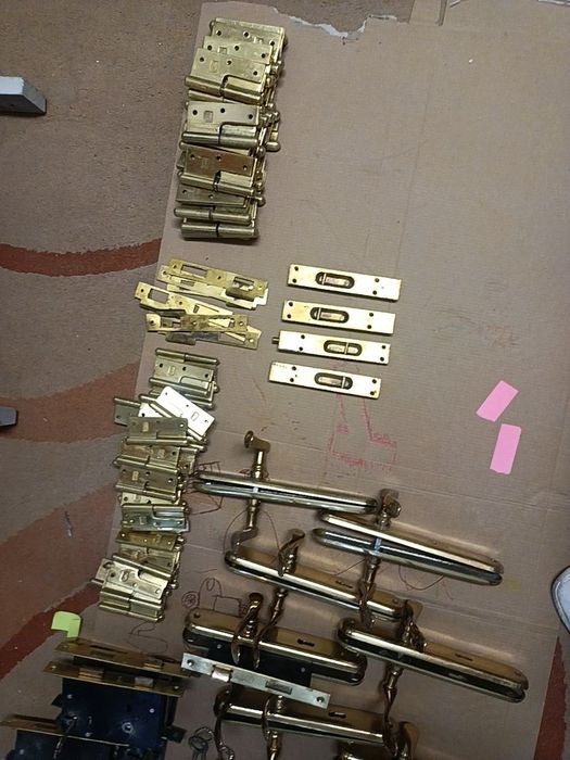 Ferragens TUPAI  para portas e roupeiros