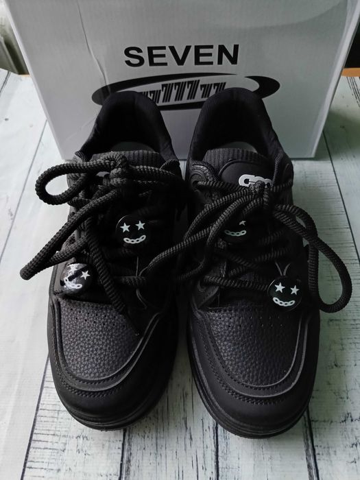 Кросівки Seven р. 39 устілка 24.8см