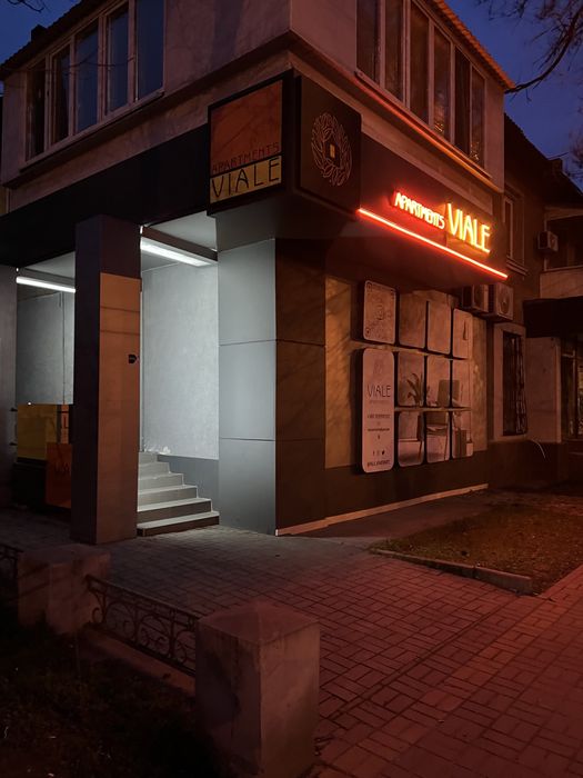 СВЕТ есть !аппартаменты ,квартира по-суточно , отдельный вход, центр