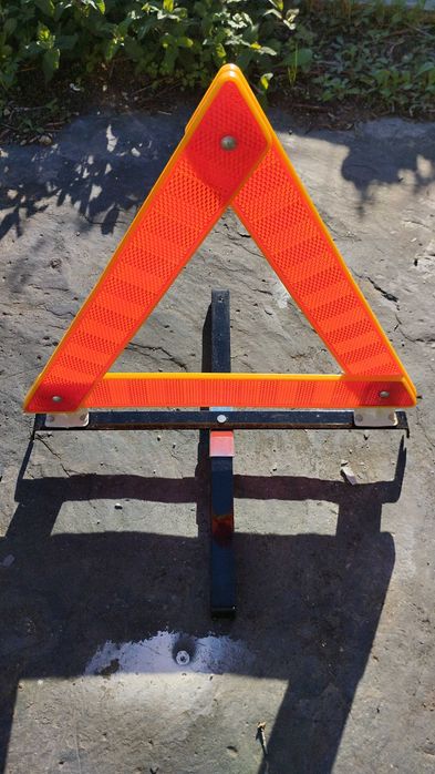 Vendo 2 triângulos de carro novos os dois 20 euros