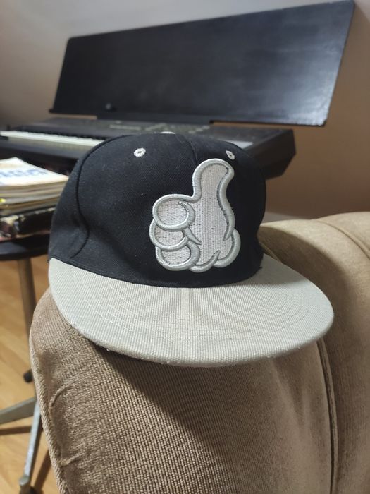 Bonés de vários estilos