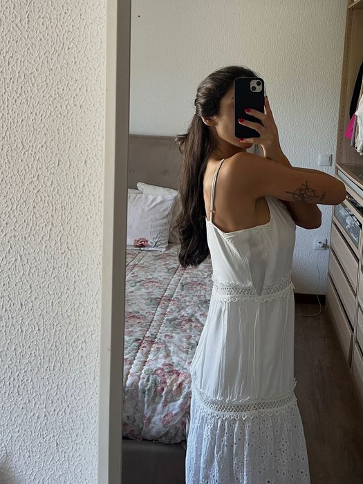 Vestido branco midi – bordado inglês & alças finas (M)