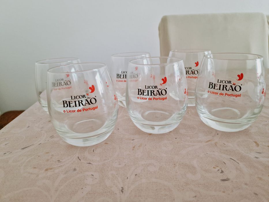 Conjunto de 8 Copos e Jarra Licor Beirão