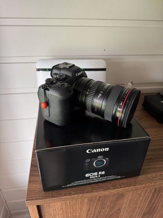 Aparat Canon EOS R6 Mark II wraz z obiektywem, przebieg 7tys