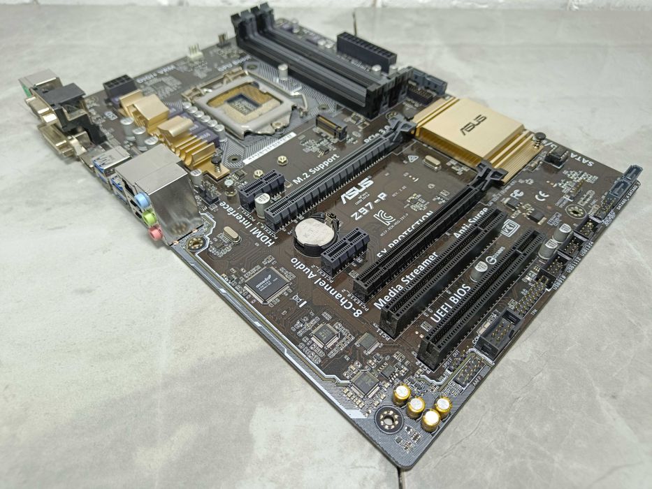 Материнська плата ASUS Z97-P LGA1150 з М2 слотом під SSD! ВІДМІННИЙ СТАН!