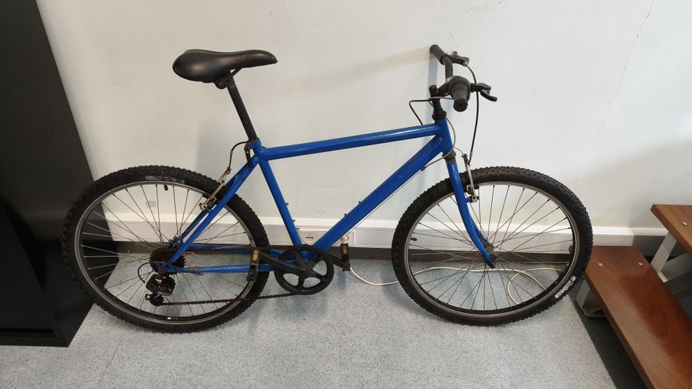 Bicicleta azul roda 26'