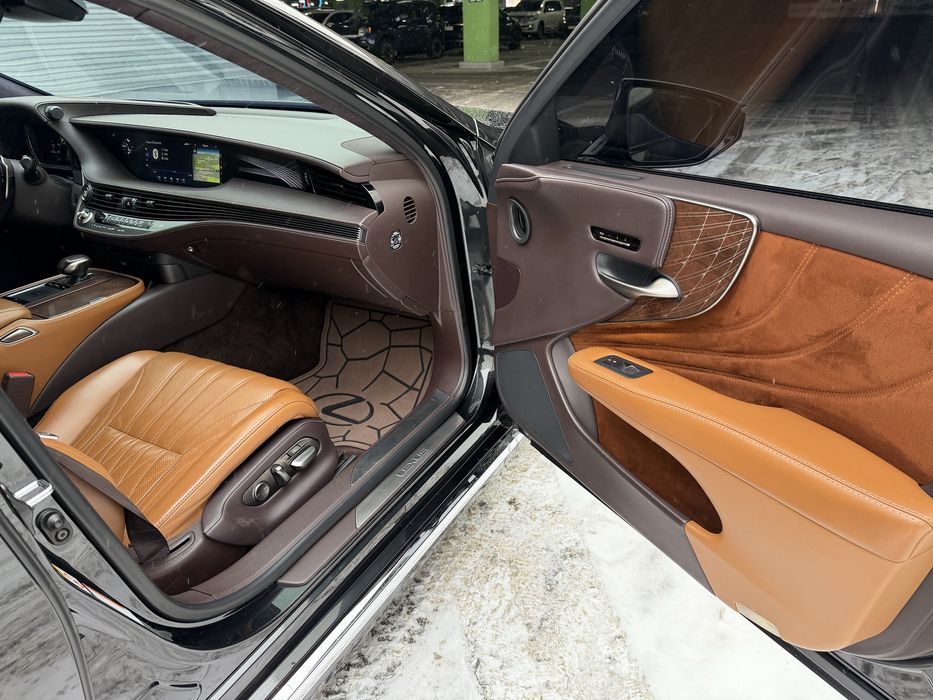 Lexus LS 500, 2018 рік, офіційний, 3.5 бензин