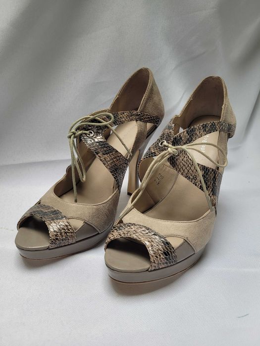 Buty Autograph beżowo - wężowe rozmiar 40,5
