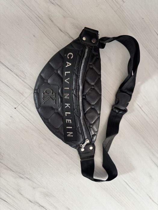 Nowa nerka Calvin Klein