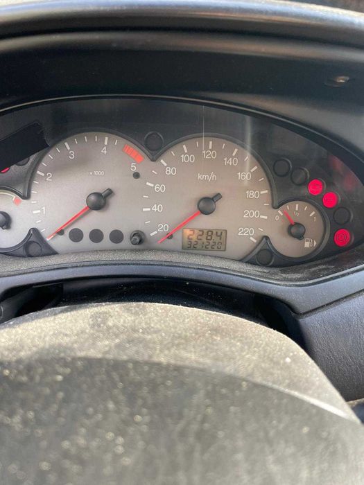 Focus 2001 1.8 90cv