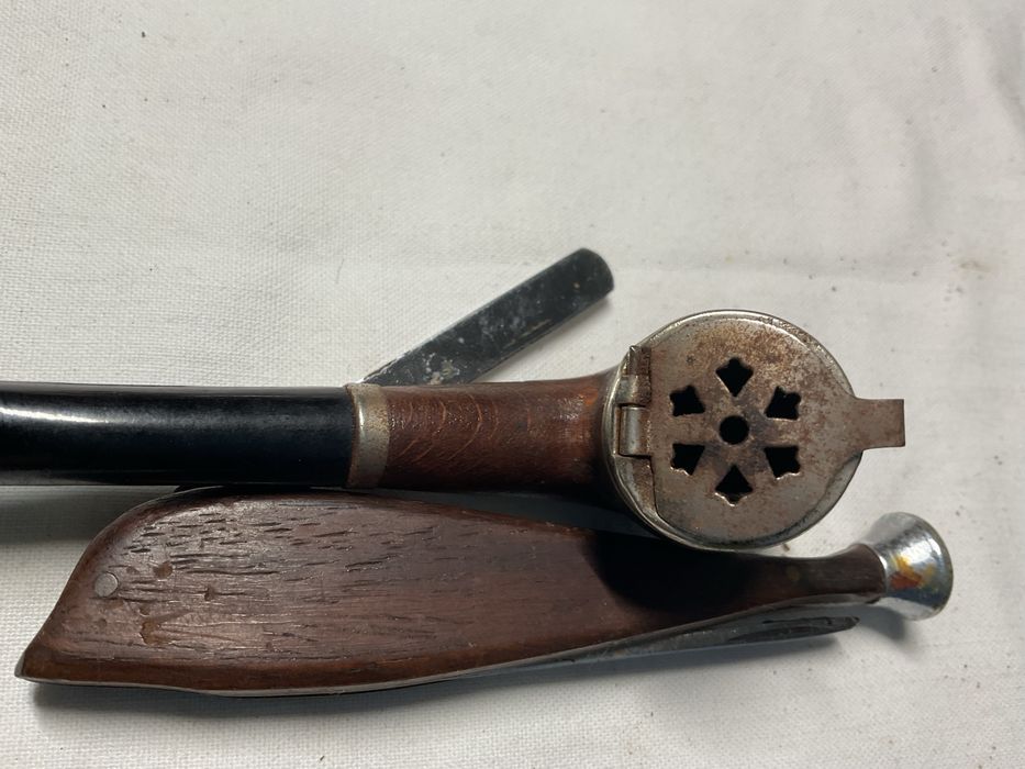 Conjunto de cachimbo e duas peças para limpeza dos mesmos