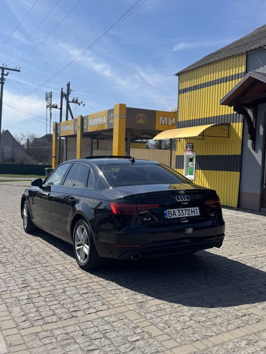 Продам Audi a4b9 2017