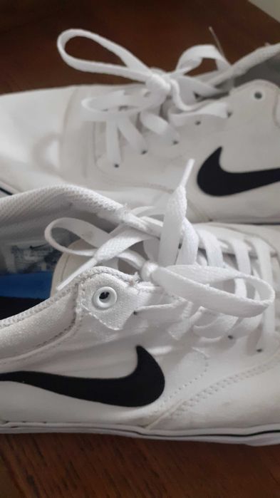 Nike SB  _ białe Snakersy. Roz. 43     SALE