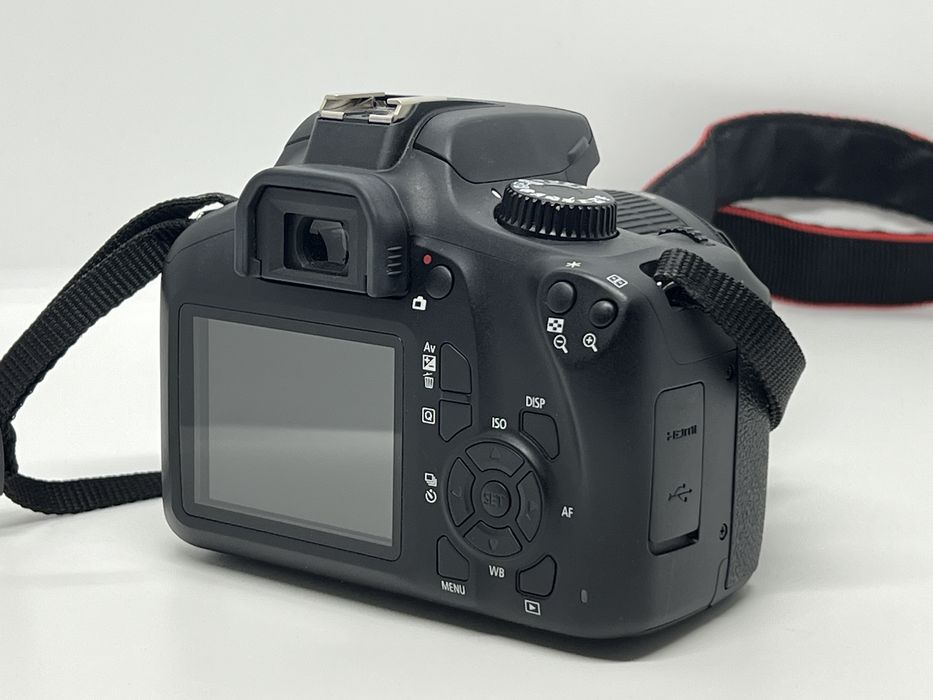 Canon 4000D kit Стан нового