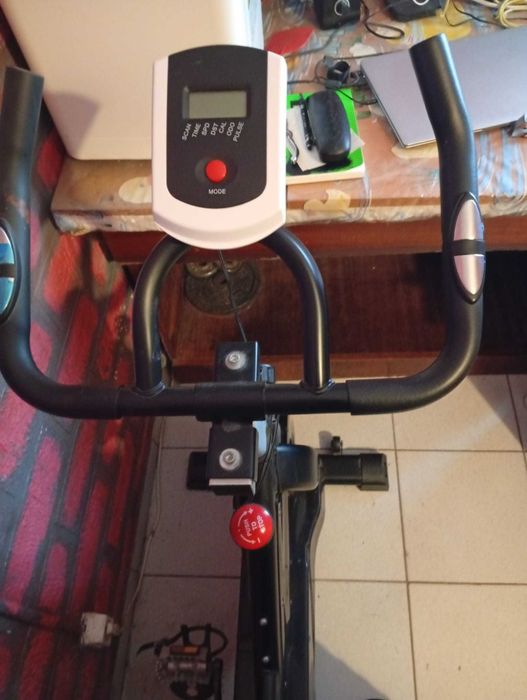 Vendo bicicleta estática Usada à bom estado!