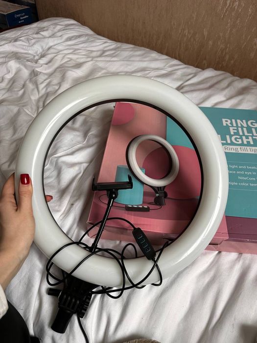 Лампа кільцева з держачем для телефону