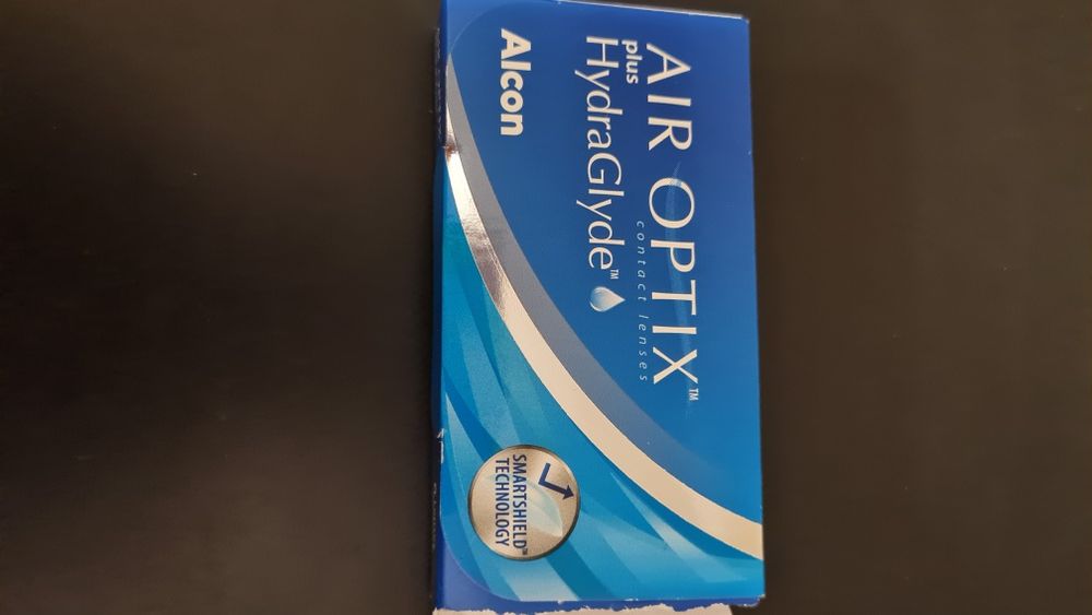 Контактні лінзи на місяць