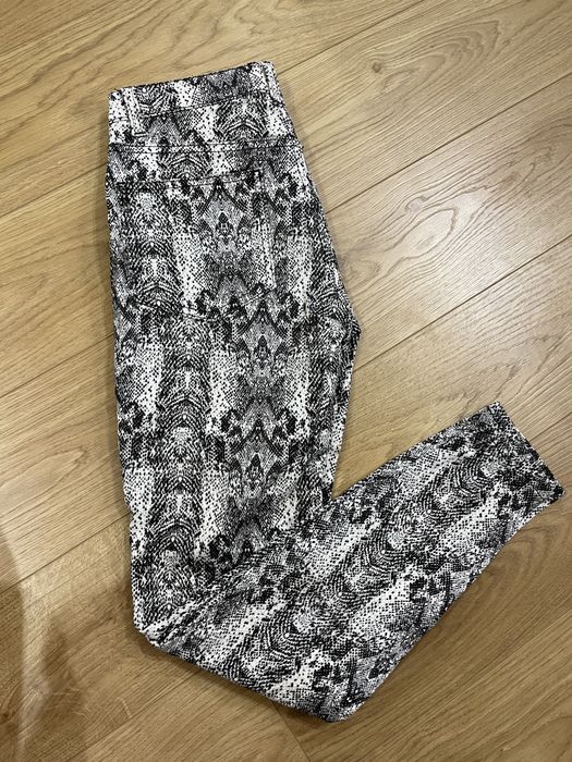 Spodnie damskie  Mohito 34 białe czarne