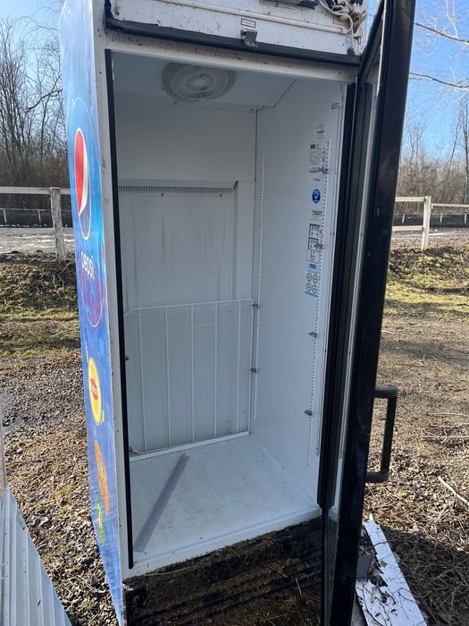 Холодильник торговый