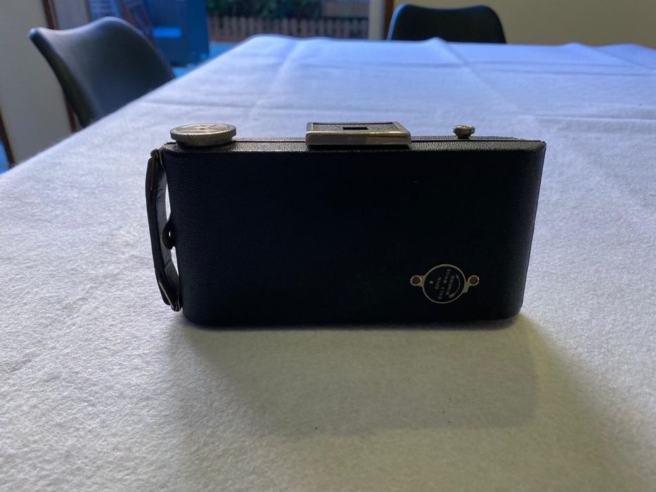 Máquina fotográfica antiga Kodak six-20 folding camera made in London