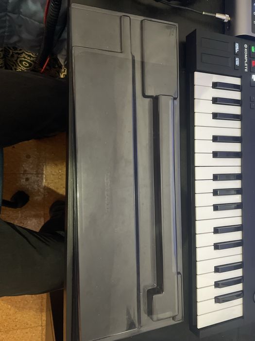 Native Instruments M32