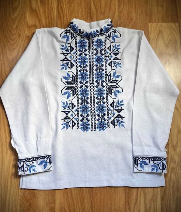 Біла дитяча вишиванка для хлопчика святкова шкільна з довгим рукавом