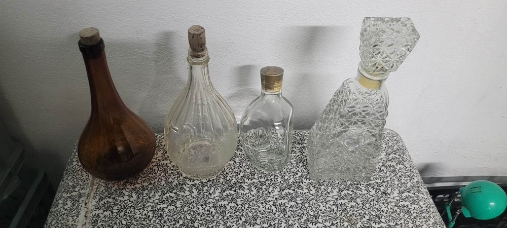 Garrafas de vidro antigas