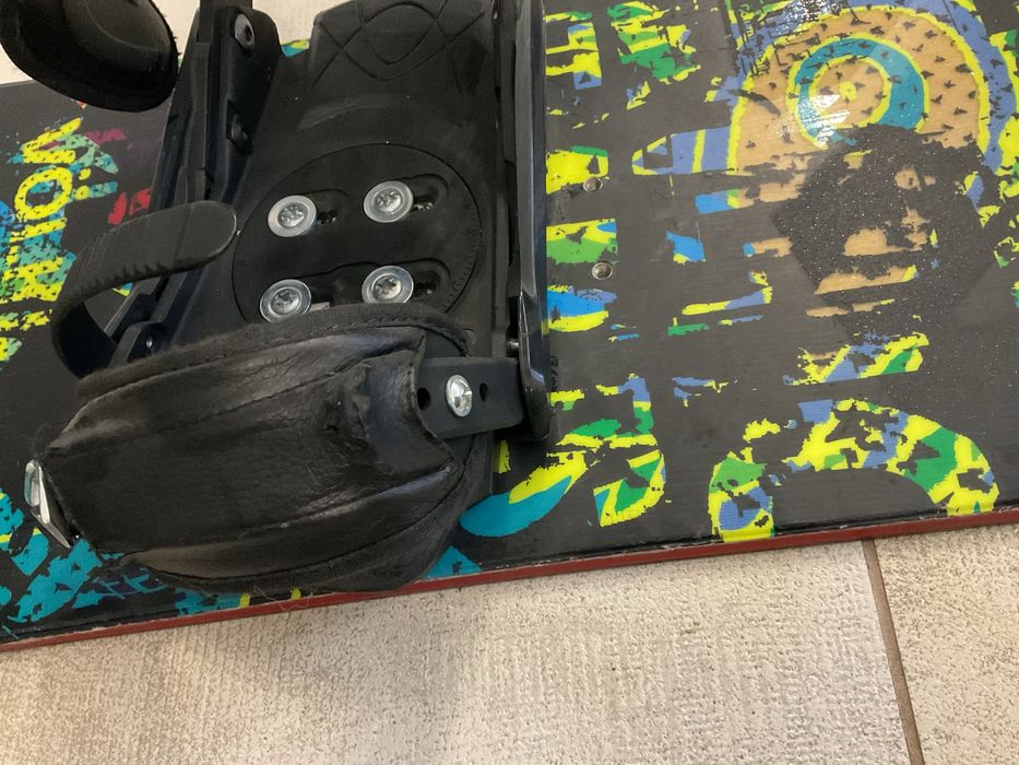 Deska snowboardowa VOLKL RENTAL ROCKER 153cm z wiazaniami RAVEN