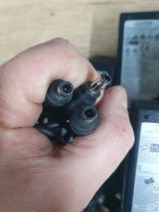 Блок питания живлення зарядное зарядка Samsung 19v/3.16a 60w оригінал
