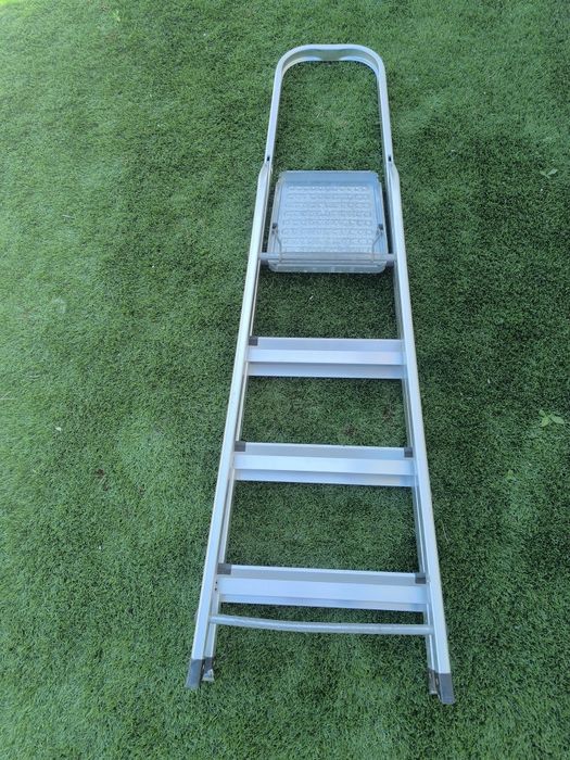 Escadote 160cm - 3 unidades metal