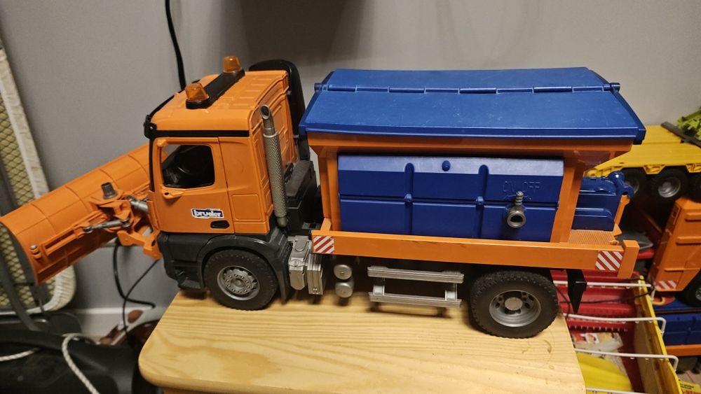 Bruder mercedes piaskarka