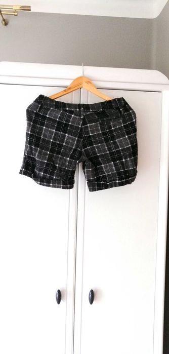 czarne krótkie spodnie spodenki shorty szorty 38M w kratę kratkę mini