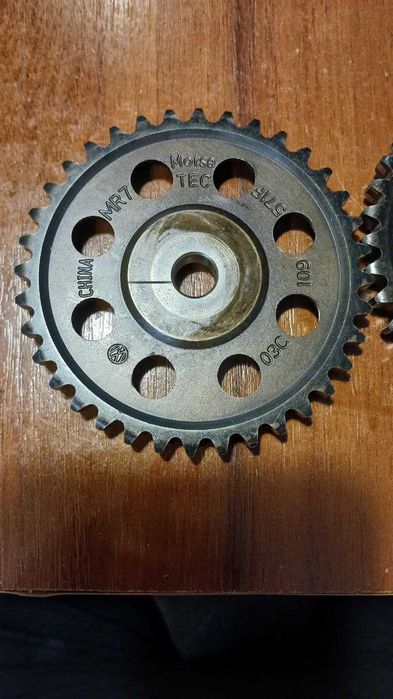 03C109571F VAG Шестерня распредвала