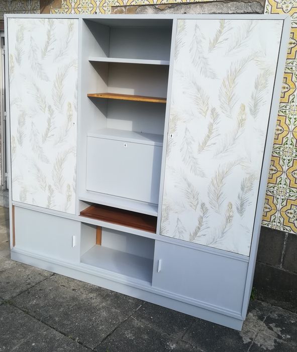 Estante, móvel, armário em madeira pintada