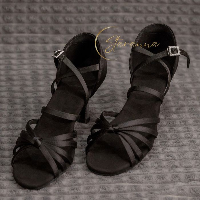 Босоніжки для танців, професійні, є розміри