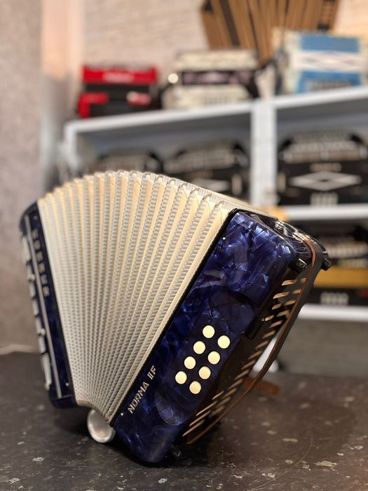 Concertina Hohner Norma 2F  ( 3ª voz ).