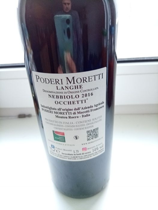 Вино Poderi Moretti Occhetti Langhe Nebbiolo 2016 года.
