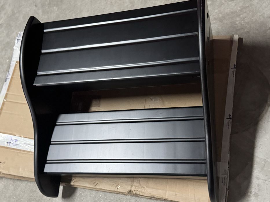 Degrau Duplo em Madeira para Spa - novo com dano de transportadora