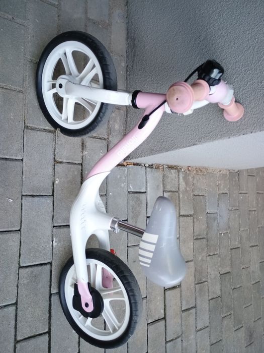 Rowerek biegowy dla dziewczynki