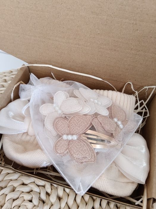 Zestaw dla dziewczynki skarpetki i spinki