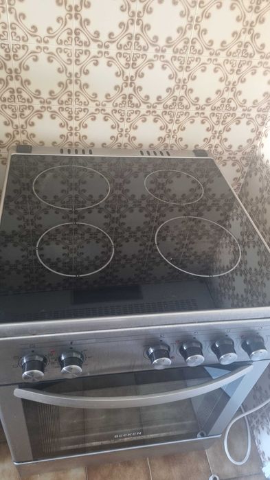 Fogão BECKEN BFE4510N IX (64 L - Elétrico de Vitrocerâmica - Inox)