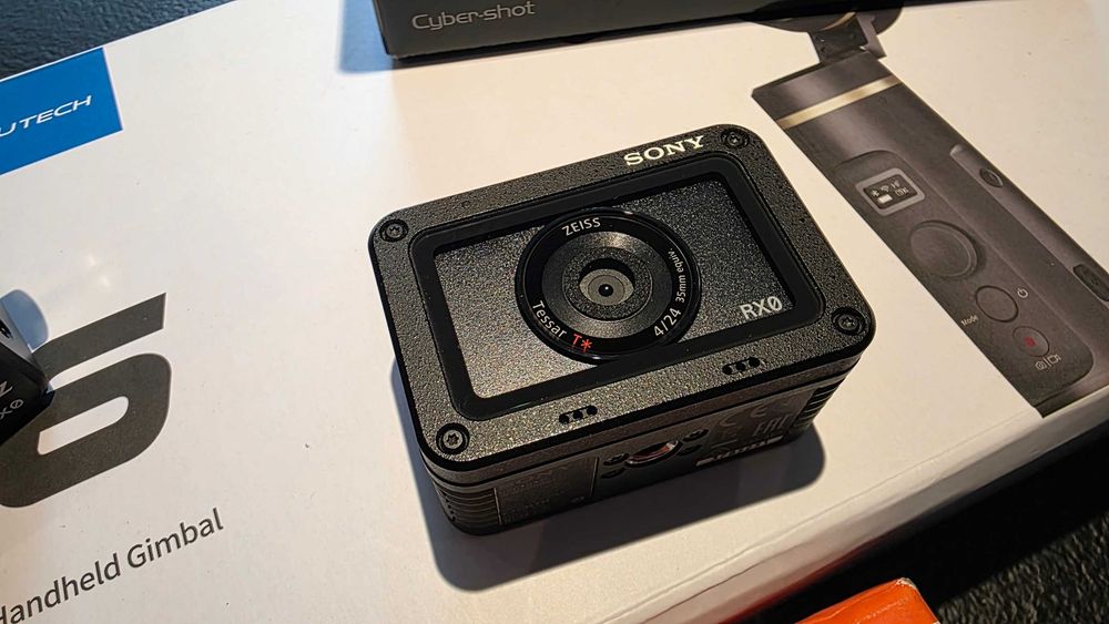 Sony RX0 + gimbal FEIUTECH G6 + klatka zestaw