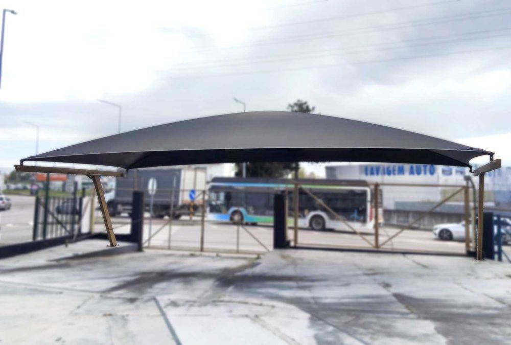 TOLDO COM ESTRUTURA, em perfeito estado de conservação (usado)