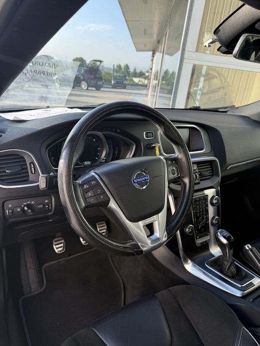 Volvo V40 R-Design