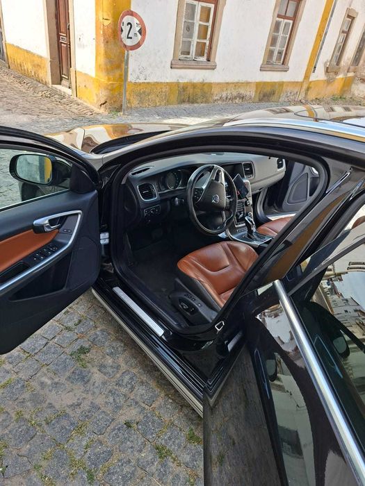Volvo v60 d6 plaghin hybrid