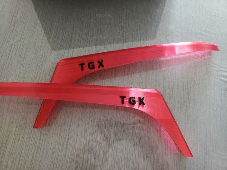 Реснички на фари MAN TGX