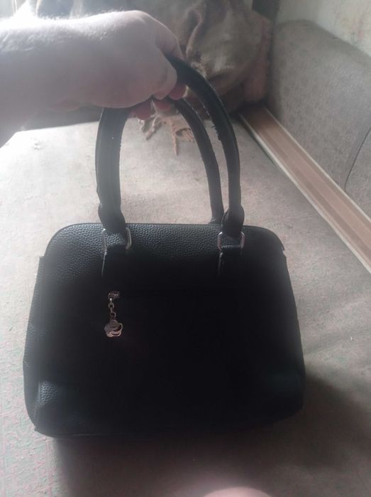 Продам женскую сумку sylua