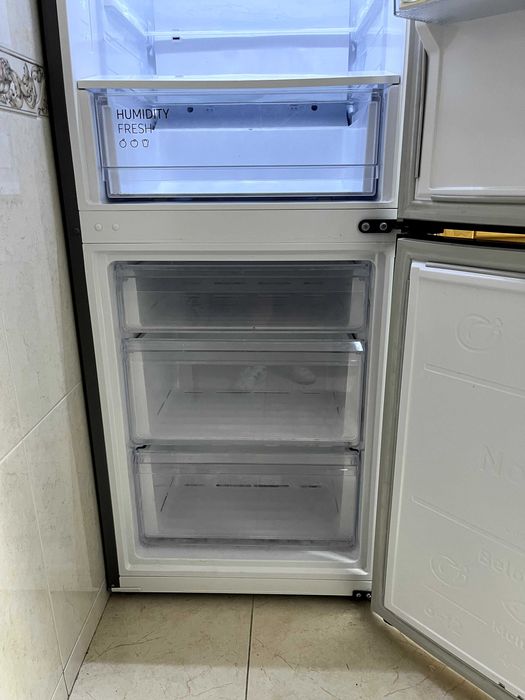 Frigorífico Combinado SAMSUNG RB34T600CSA – Inox