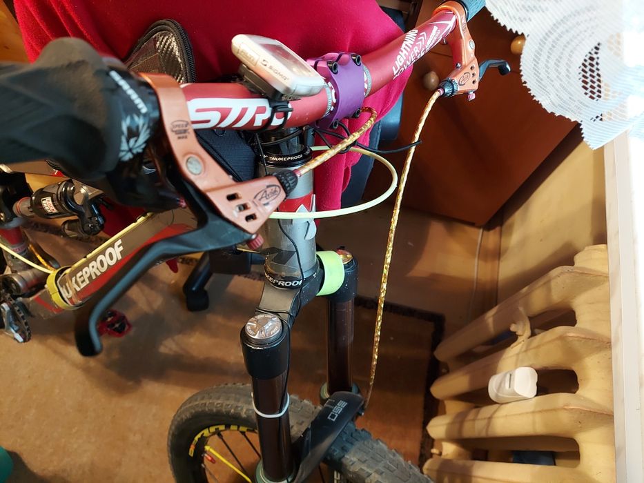 Nukeproof am 275 crossmax  hope pro 4